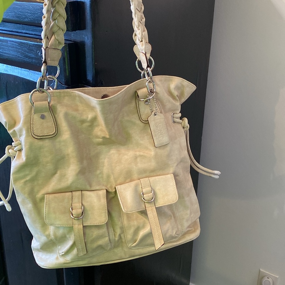 Nancy O’Dell oversized tote bag